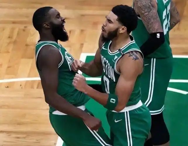 半岛体育APP-凯尔特人队防守崩盘，惨遭对手狂轰猛炸，品牌特别之后搜索网站名称电话参加.